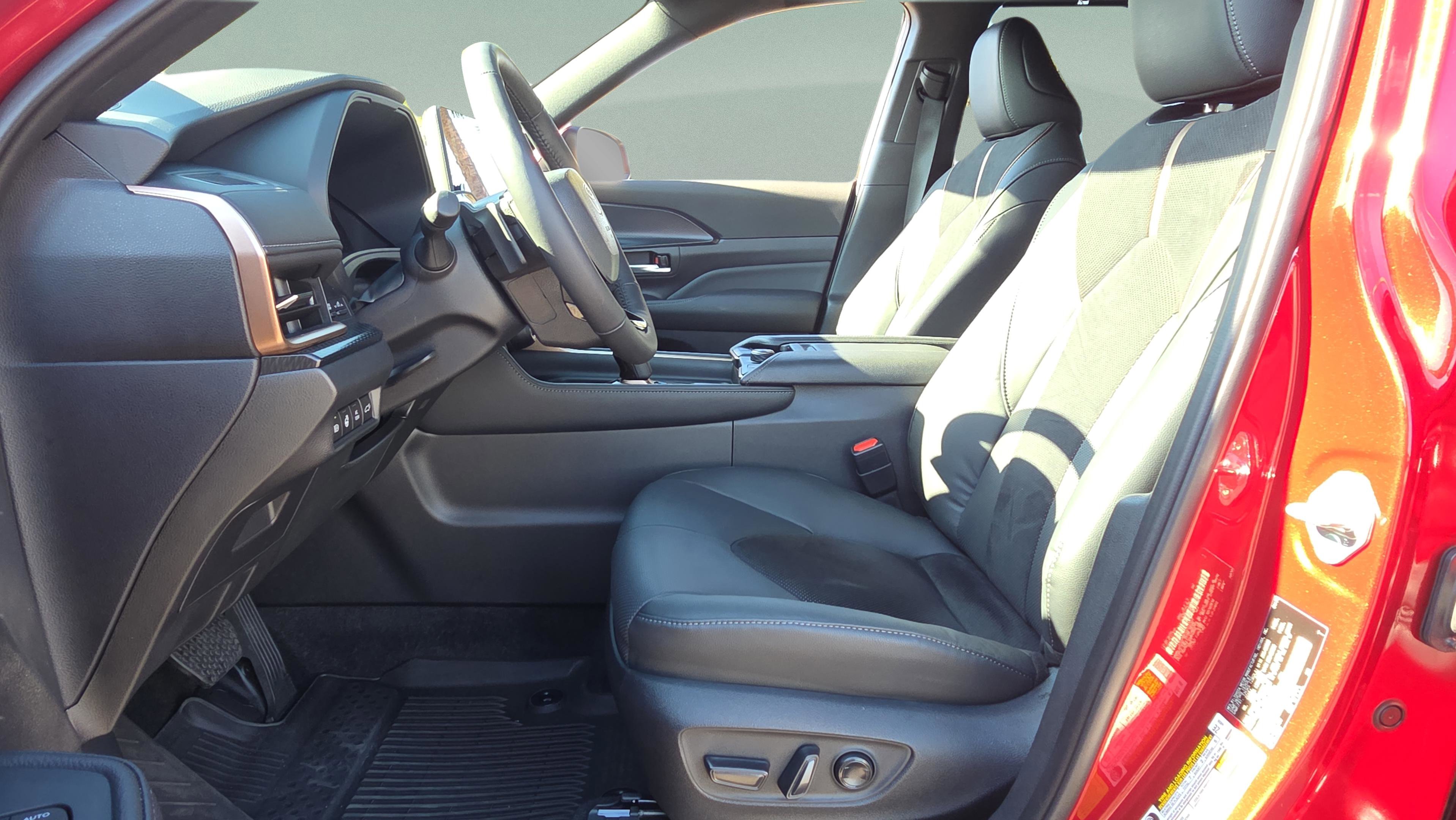 Used 2025 Toyota Grand Highlander AWD Hybrid image 12