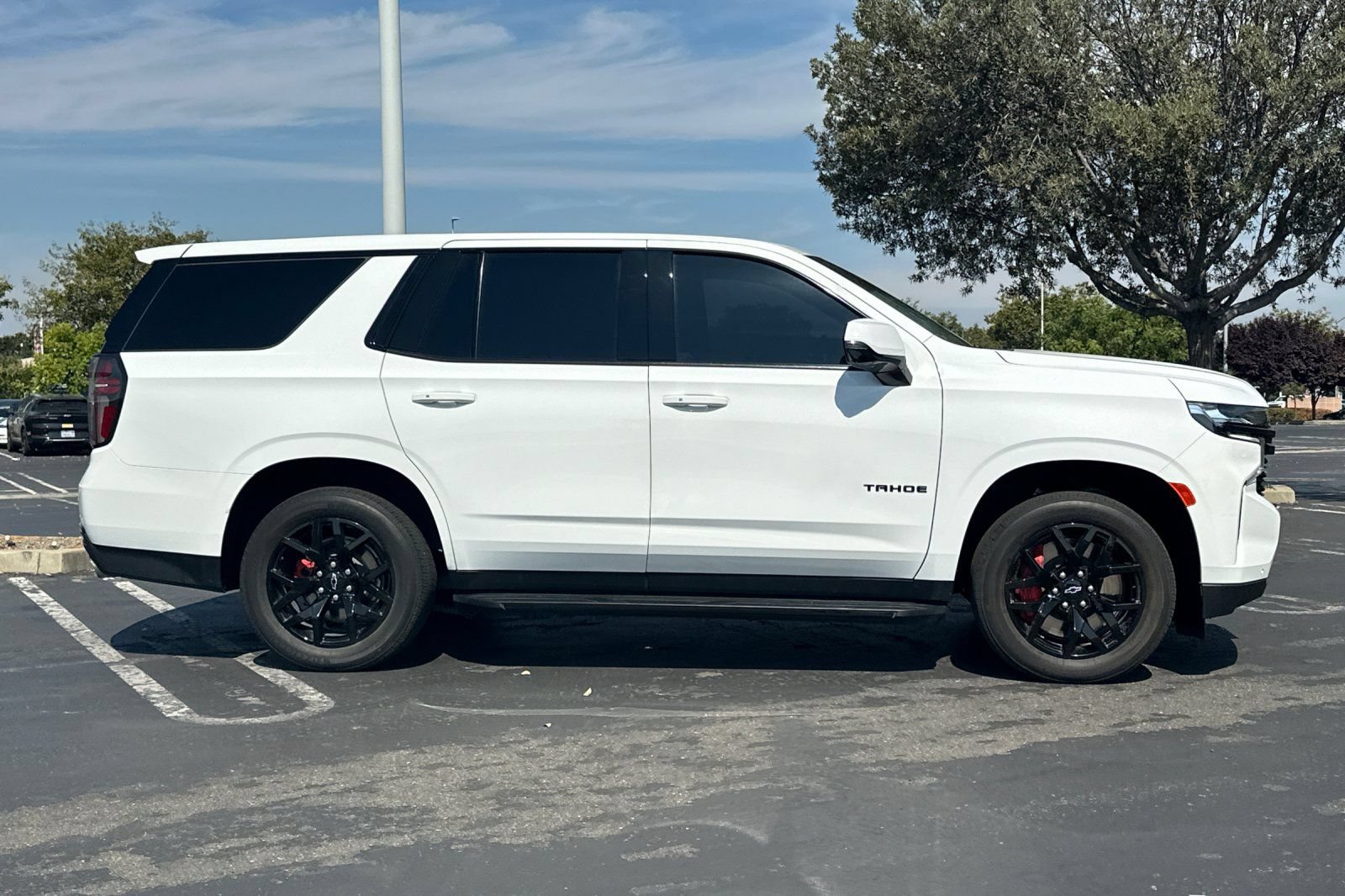 Used 2023 Chevrolet Tahoe RST w/ RST Performance Edition AWD/4WD image 3