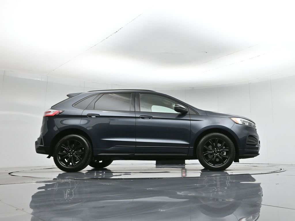 Certified 2022 Ford Edge SE w/ Black Appearance Package image 51