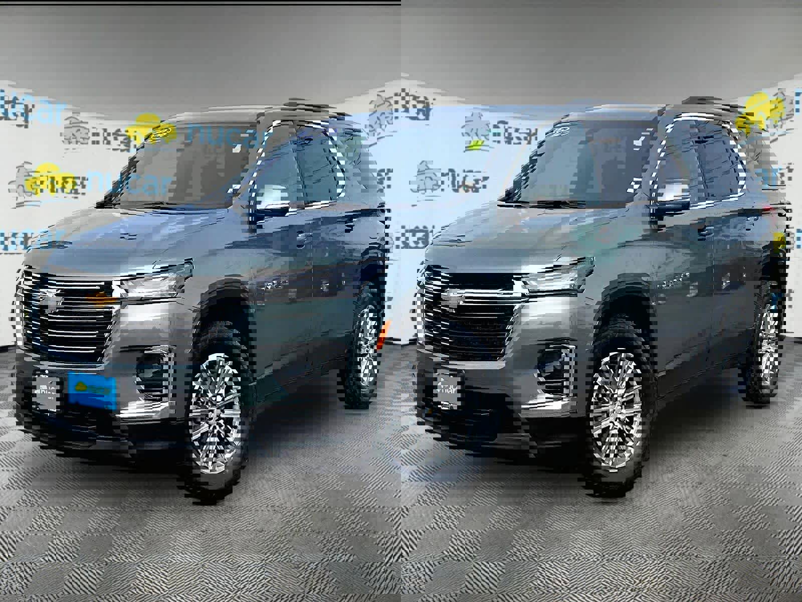 Used 2023 Chevrolet Traverse LT image 3