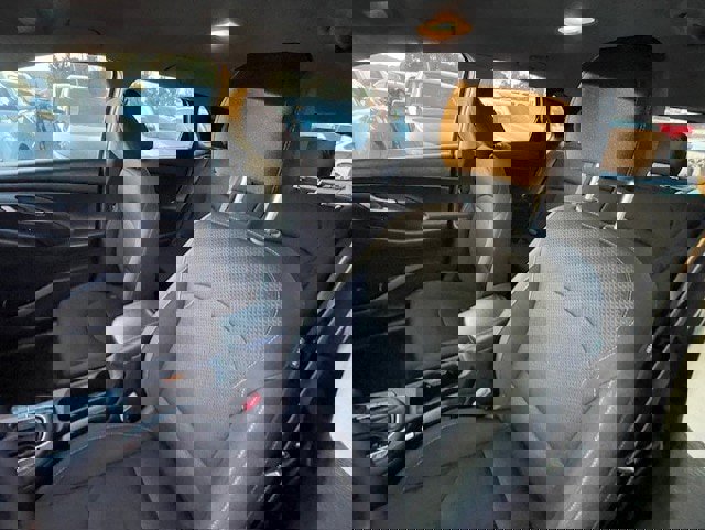 Used 2018 Hyundai Elantra GT image 13