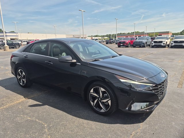 Used 2023 Hyundai Elantra Limited FWD image 1
