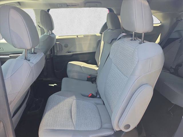 Used 2022 Toyota Sienna LE w/ LE Plus Package FWD image 18