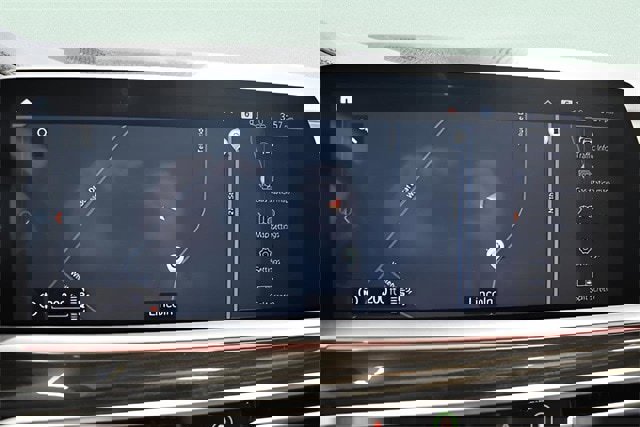 Used 2021 BMW X7 xDrive40i w/ Parking Assistance Package image 11