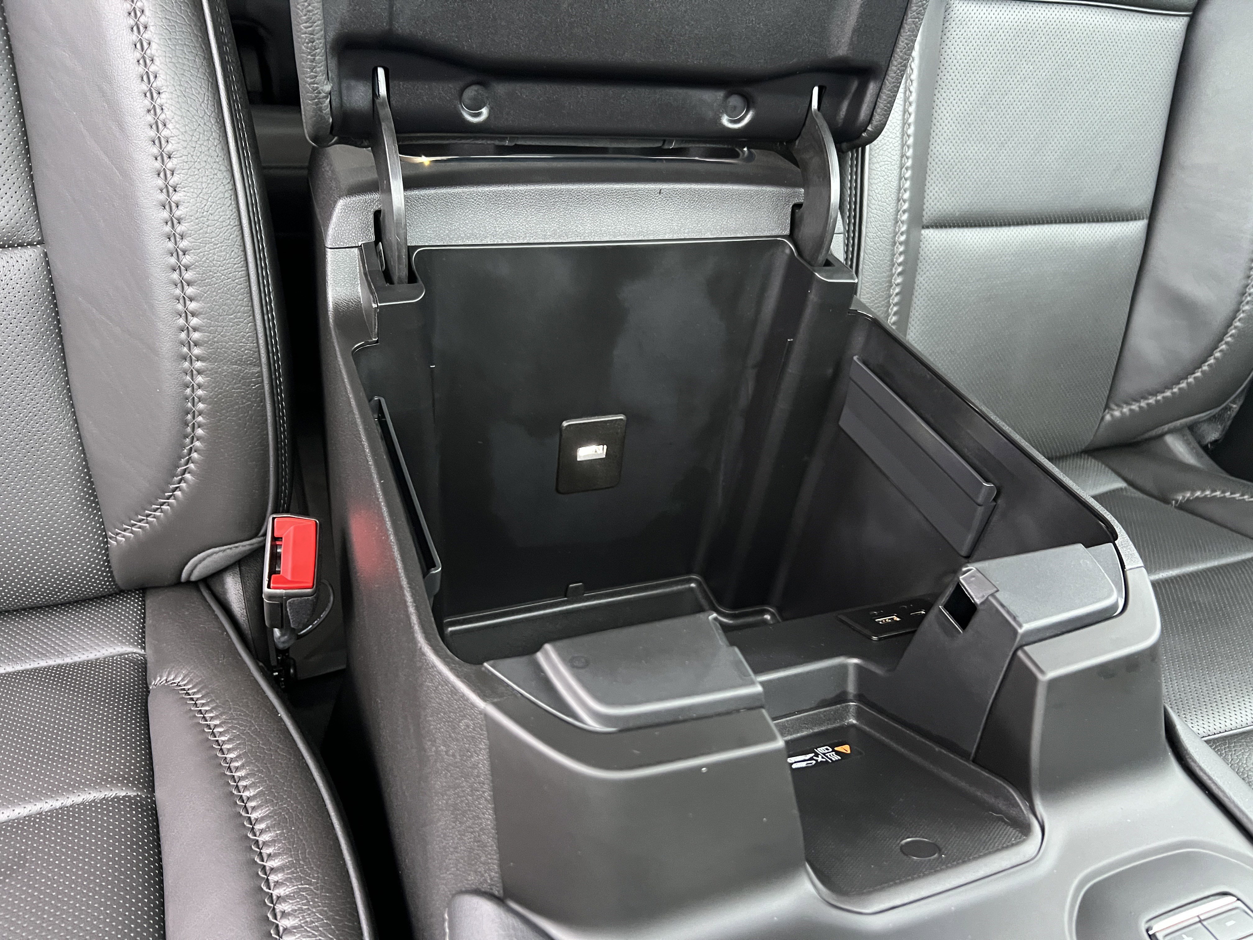 Used 2024 GMC Sierra 2500 Denali w/ Denali Reserve Package image 24