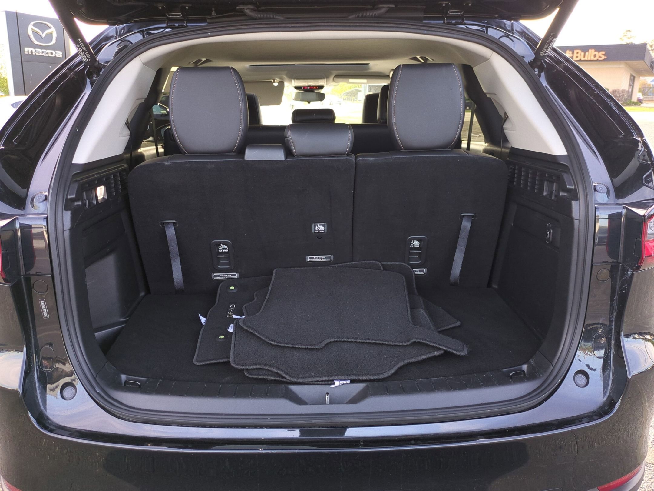 Certified 2024 MAZDA CX-90 Plug-In Hybrid w/ Preferred image 32