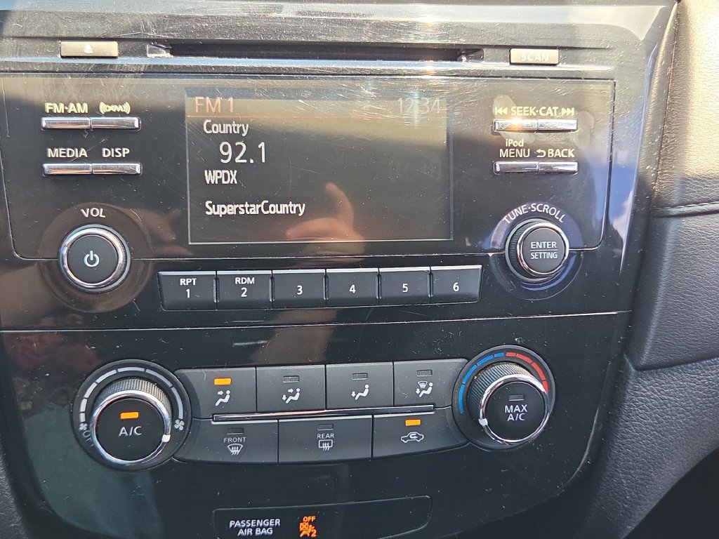Used 2017 Nissan Rogue S FWD image 35