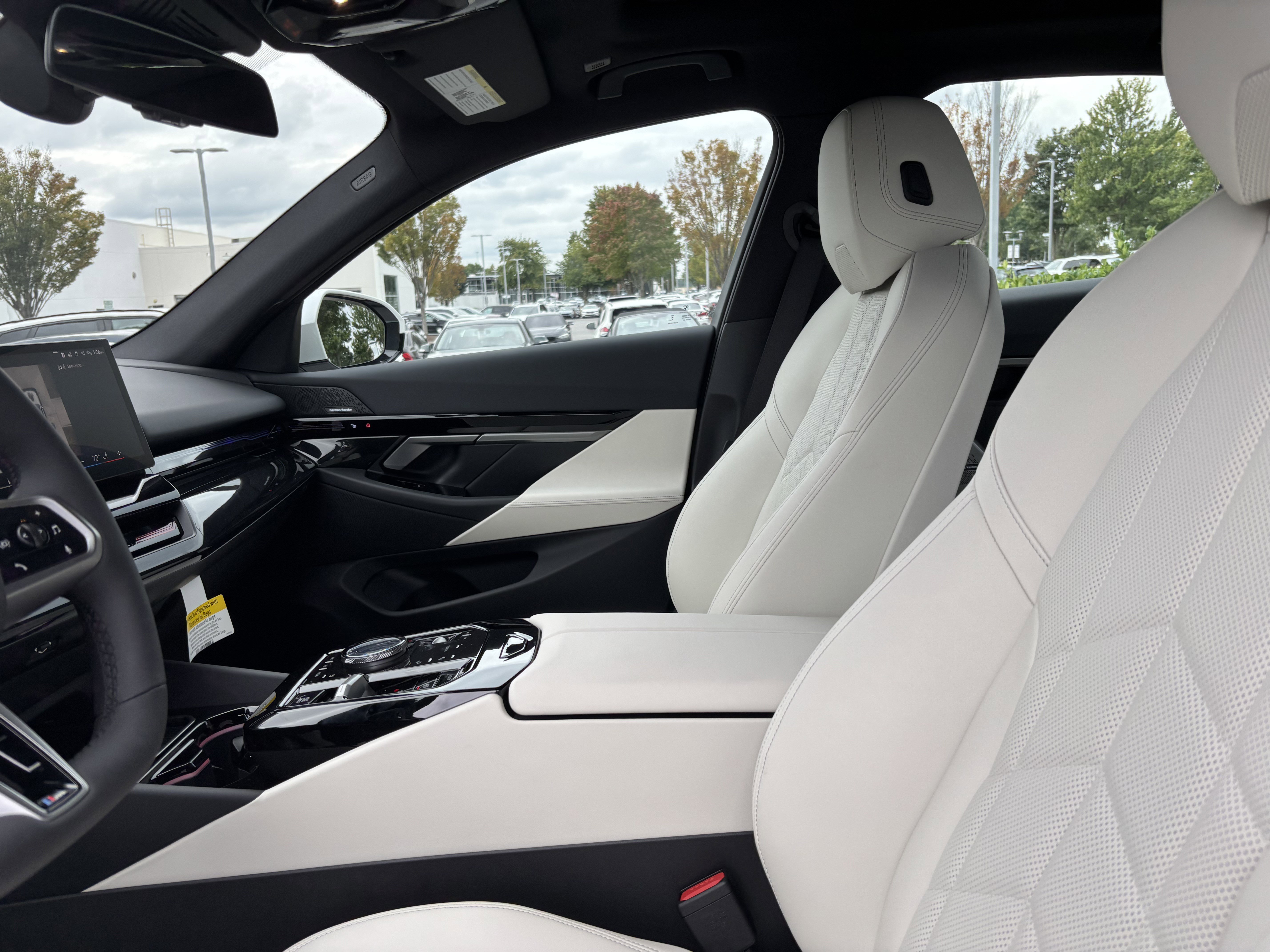 Used 2026 BMW 530i w/ M Sport Package image 15