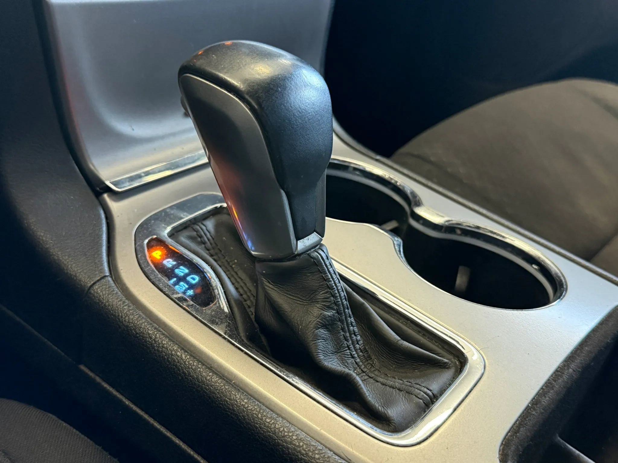 Used 2019 Jeep Grand Cherokee Laredo AWD/4WD image 17