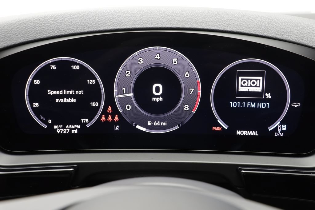 Used 2025 Porsche Cayenne AWD/4WD image 8