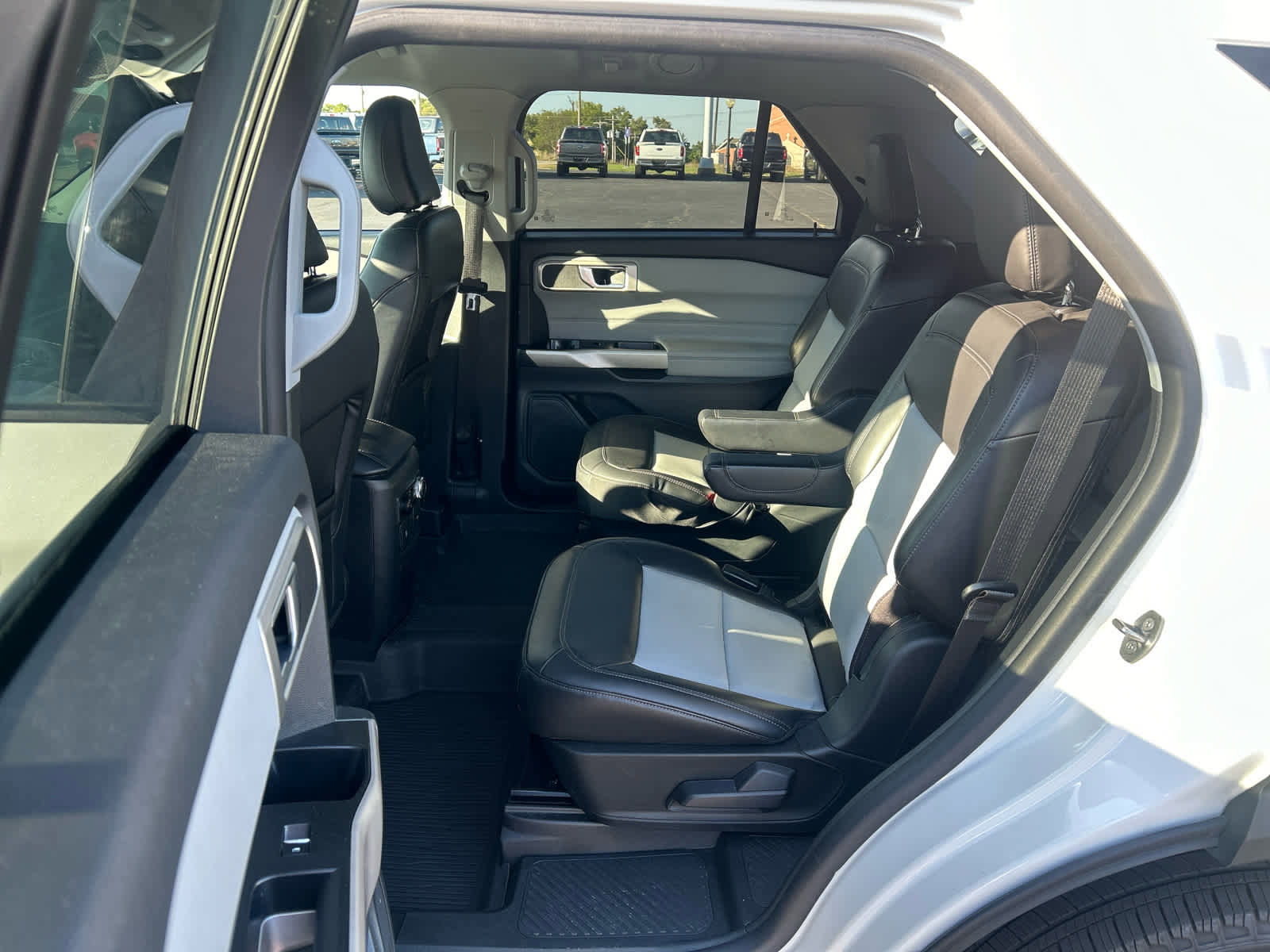 Used 2023 Ford Explorer XLT w/ Equipment Group 202A image 12