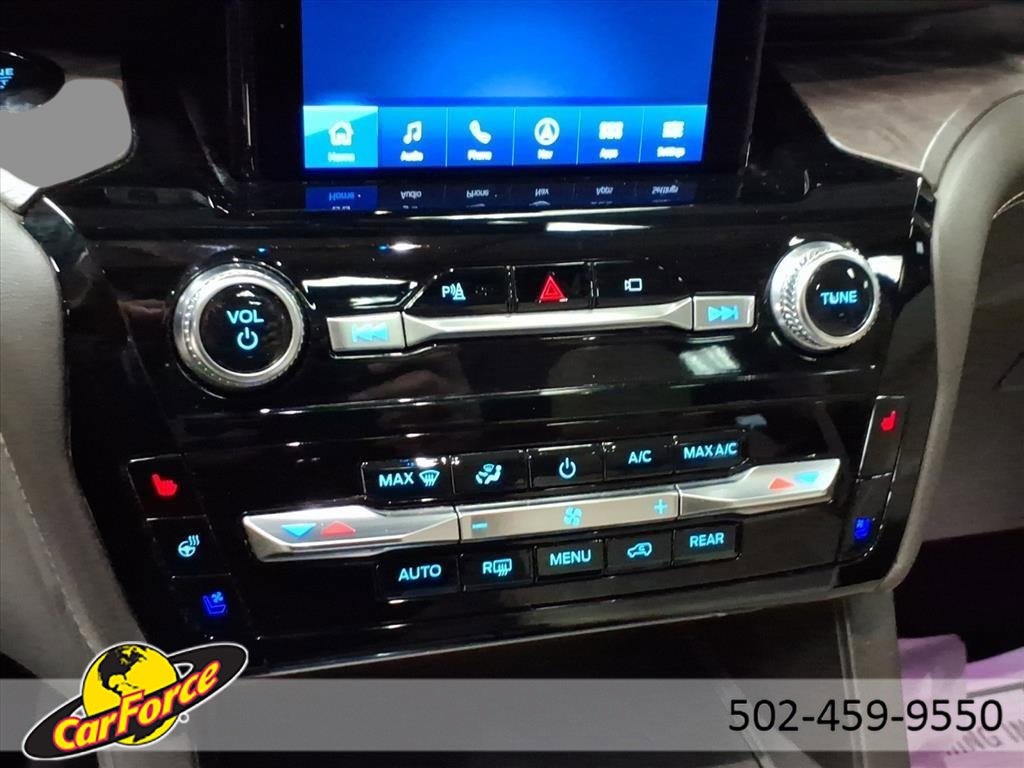 Used 2023 Ford Explorer Platinum w/ Technology Package image 21