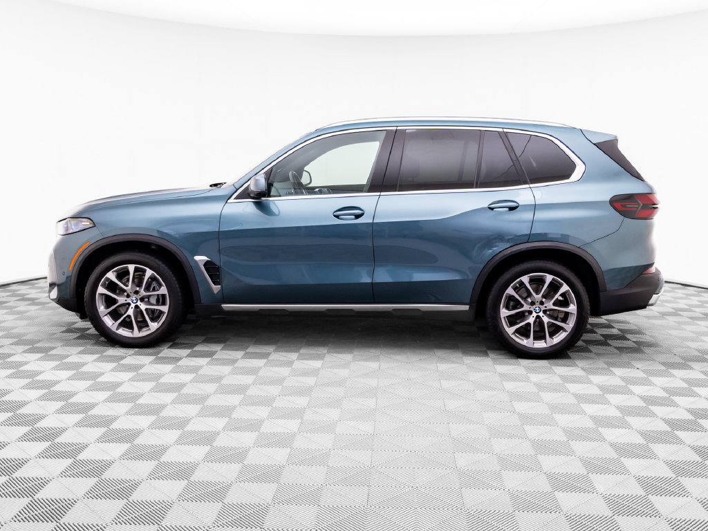 Used 2024 BMW X5 xDrive40i w/ Premium Package AWD/4WD image 2