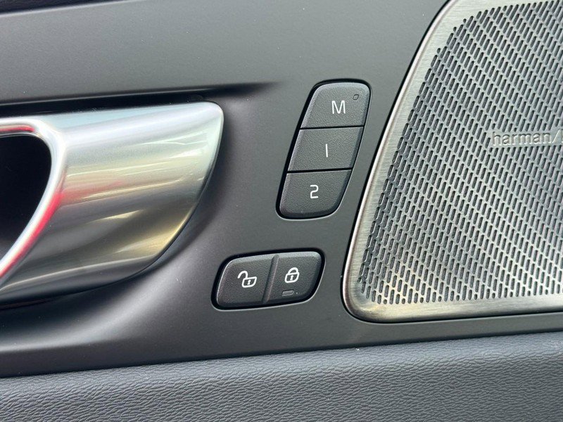 New 2026 Volvo XC60 B5 Plus w/ Climate Package image 10