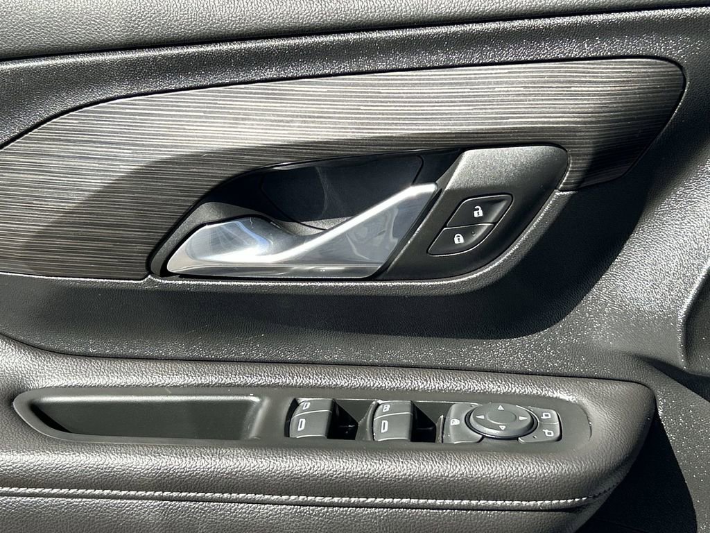 Used 2022 GMC Terrain SLE FWD image 23