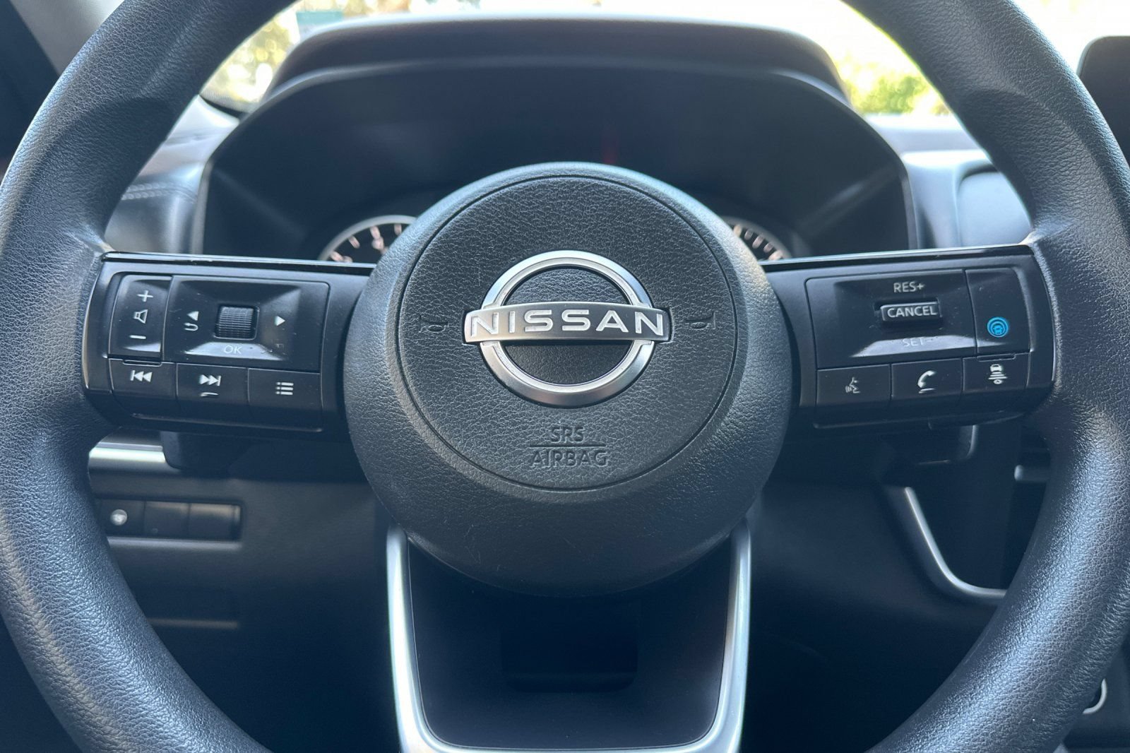 Used 2023 Nissan Rogue SV FWD image 20