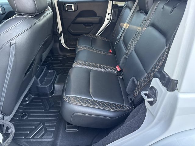 Used 2021 Jeep Wrangler Unlimited Sahara AWD/4WD image 23