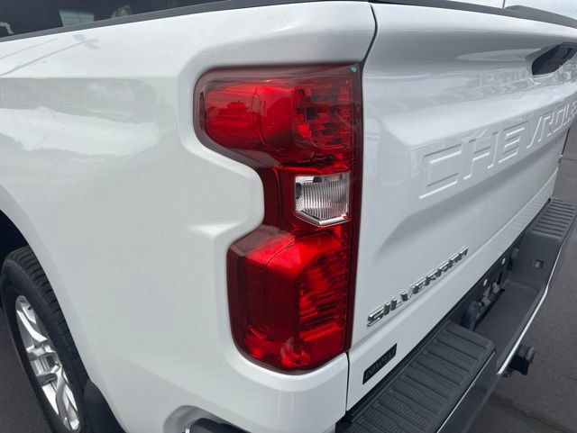 Used 2022 Chevrolet Silverado 1500 LT AWD/4WD image 21