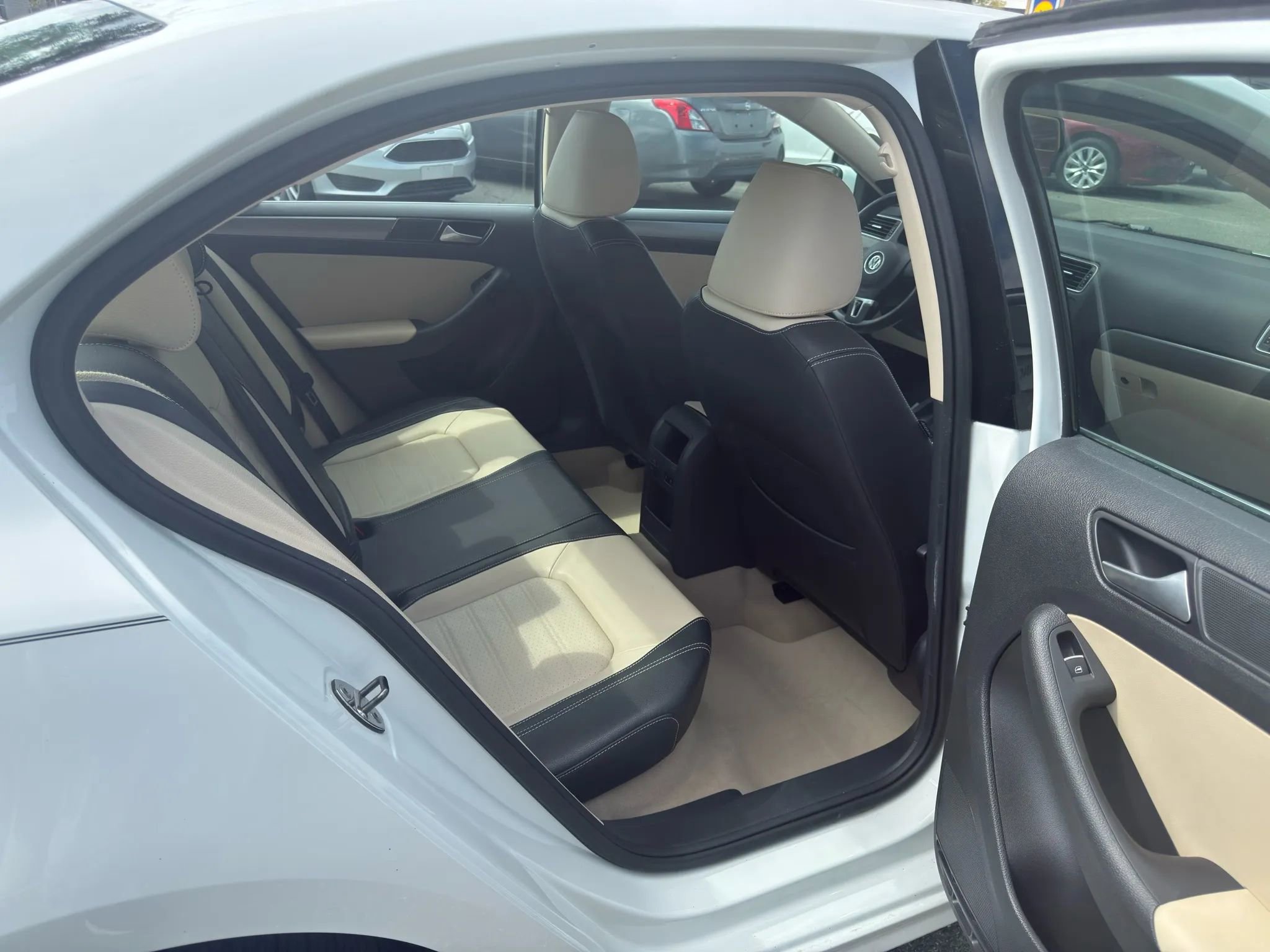 Used 2014 Volkswagen Jetta SEL image 14