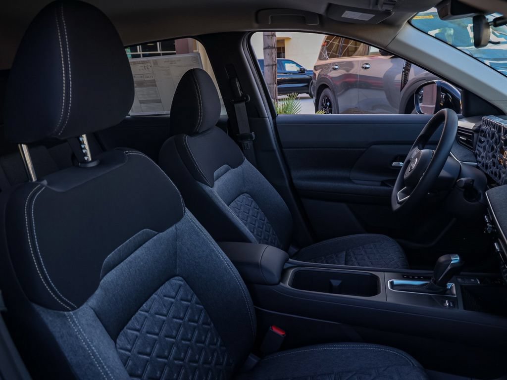 New 2026 Nissan Kicks SV w/ Cold Weather Package FWD image 21