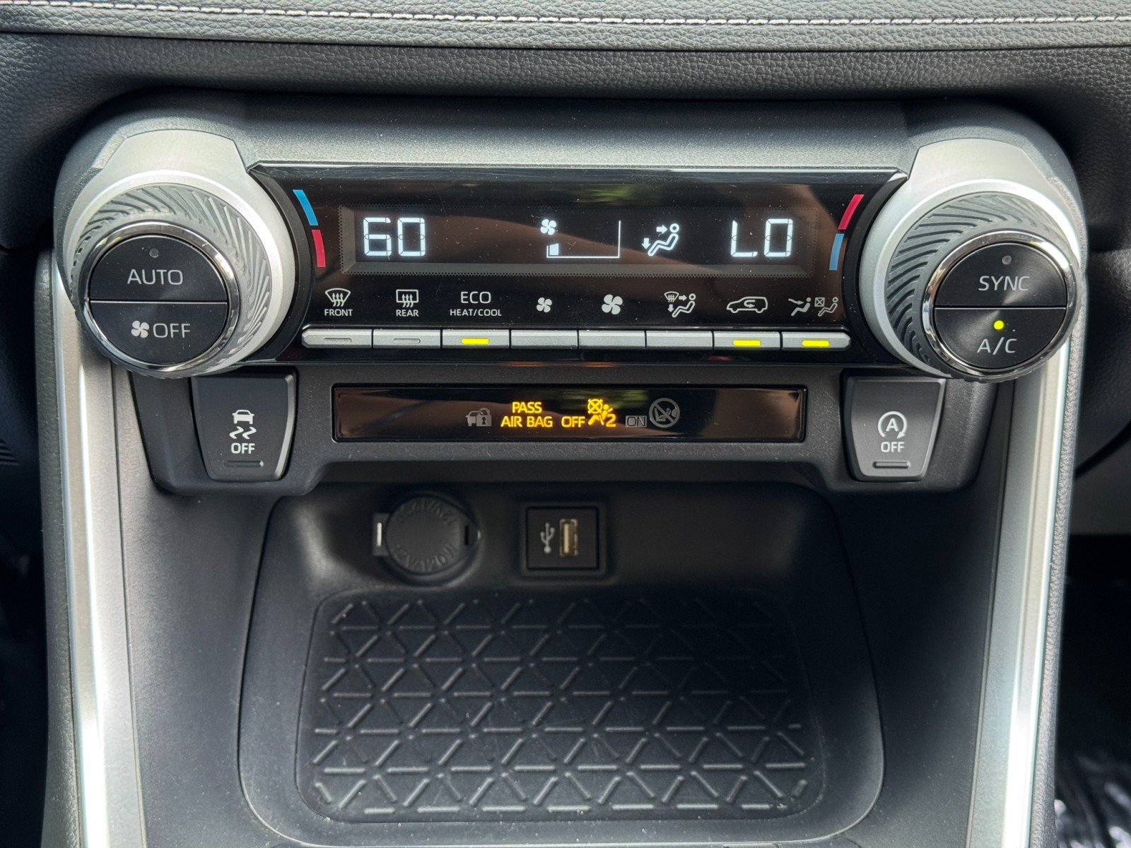 Used 2023 Toyota RAV4 XLE Premium FWD image 27