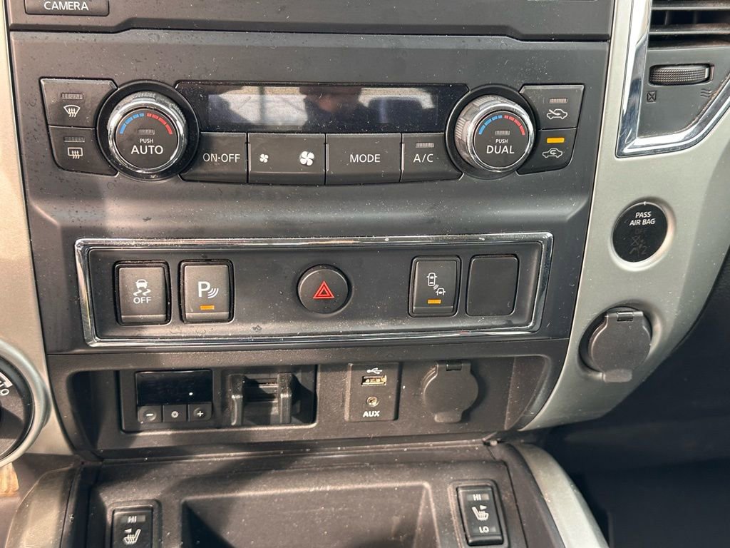 Used 2018 Nissan Titan SV w/ SV Convenience Package image 30