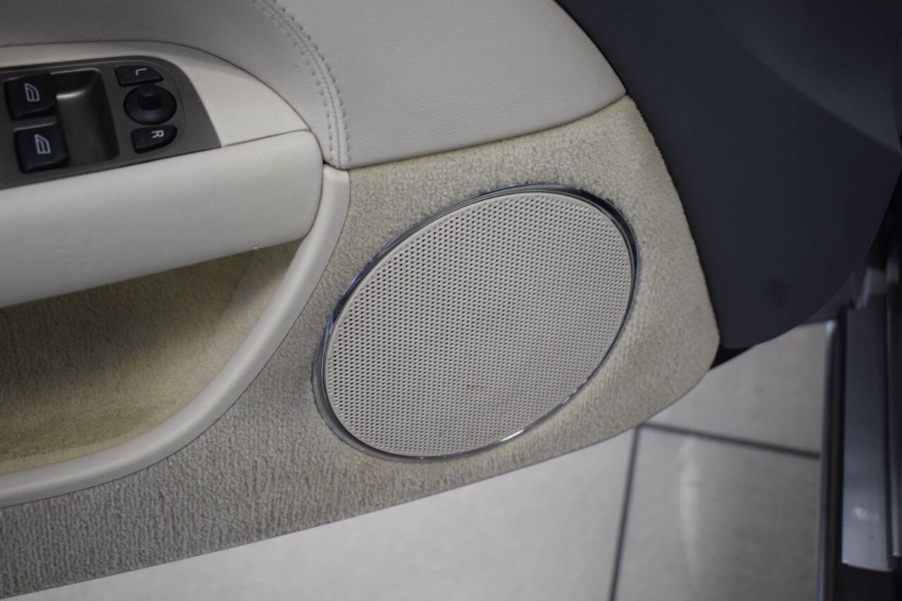 Used 2007 Jaguar XK Convertible image 33