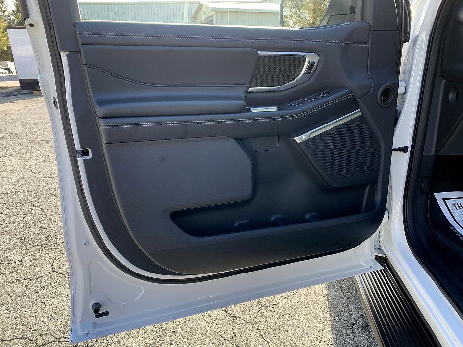 New 2026 Ford Expedition Max Platinum w/ Stealth Appearance Package image 9