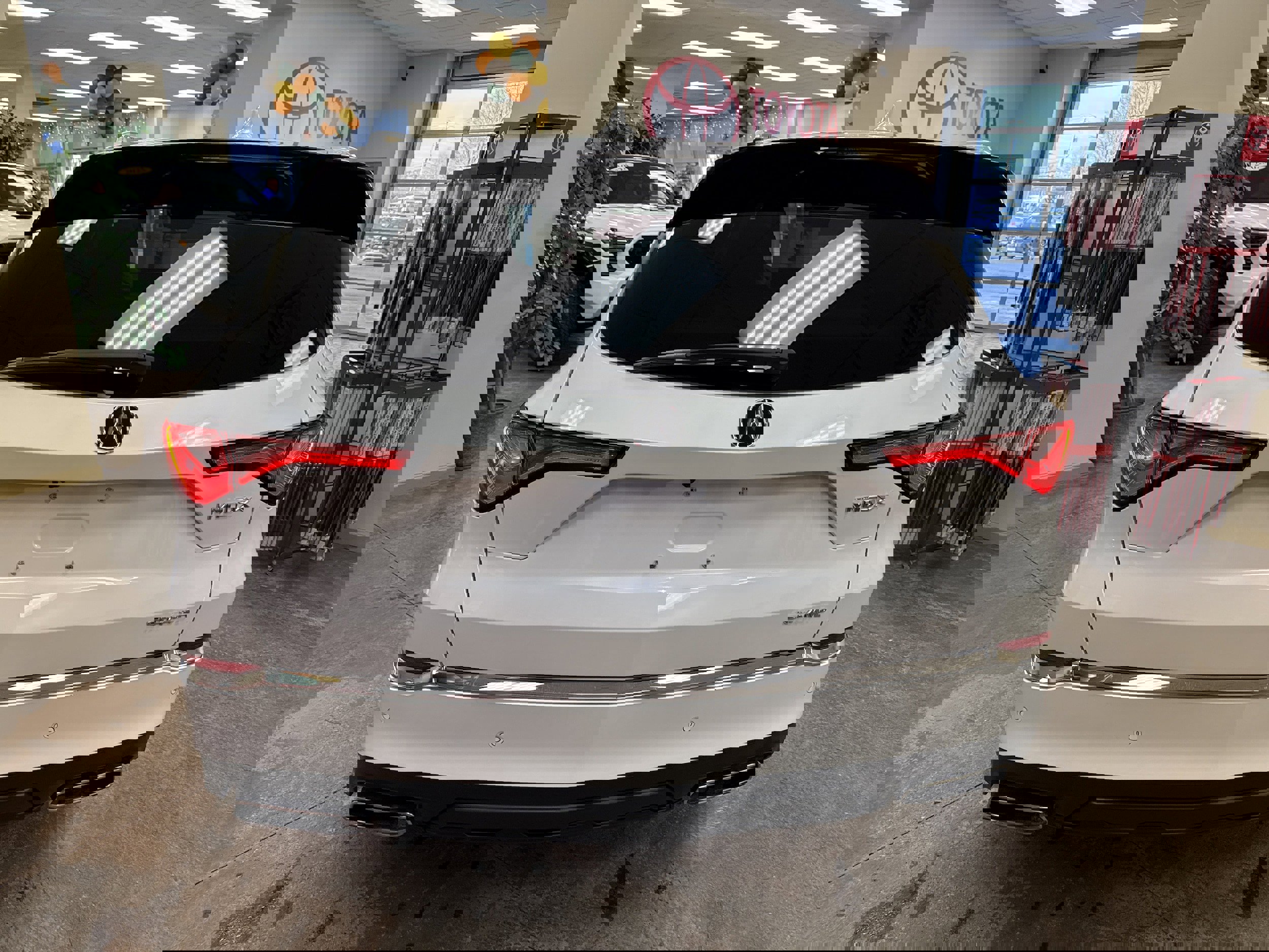 Used 2023 Acura MDX SH-AWD w/ Advance Package image 20