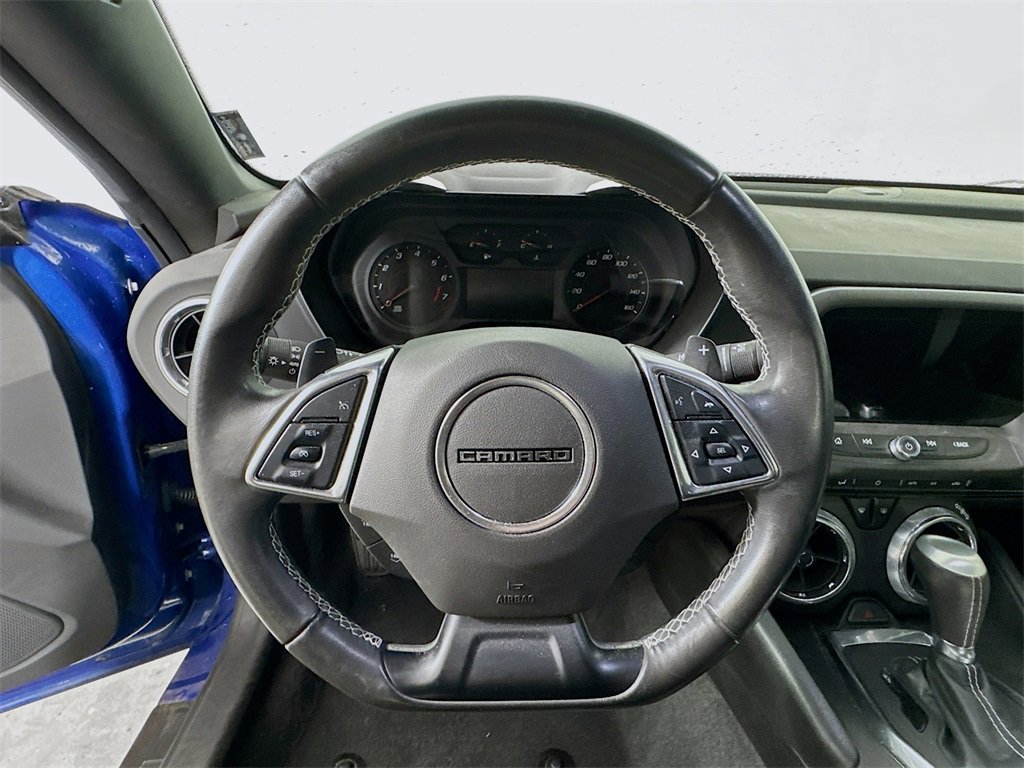 Used 2023 Chevrolet Camaro LT w/ Technology Package image 10