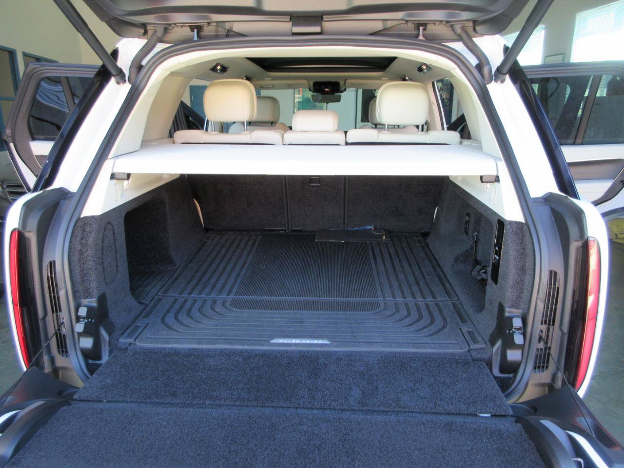 Used 2023 Land Rover Range Rover SE AWD/4WD image 35
