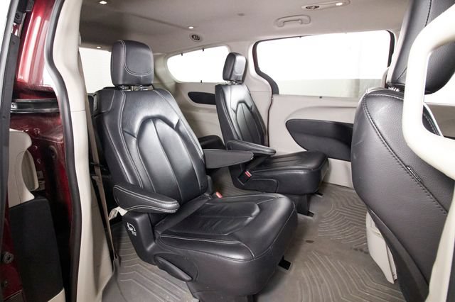 Used 2022 Chrysler Pacifica Touring-L AWD/4WD image 19