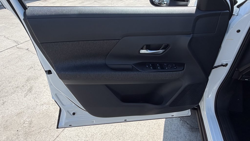 Used 2026 Nissan Kicks SV FWD image 14