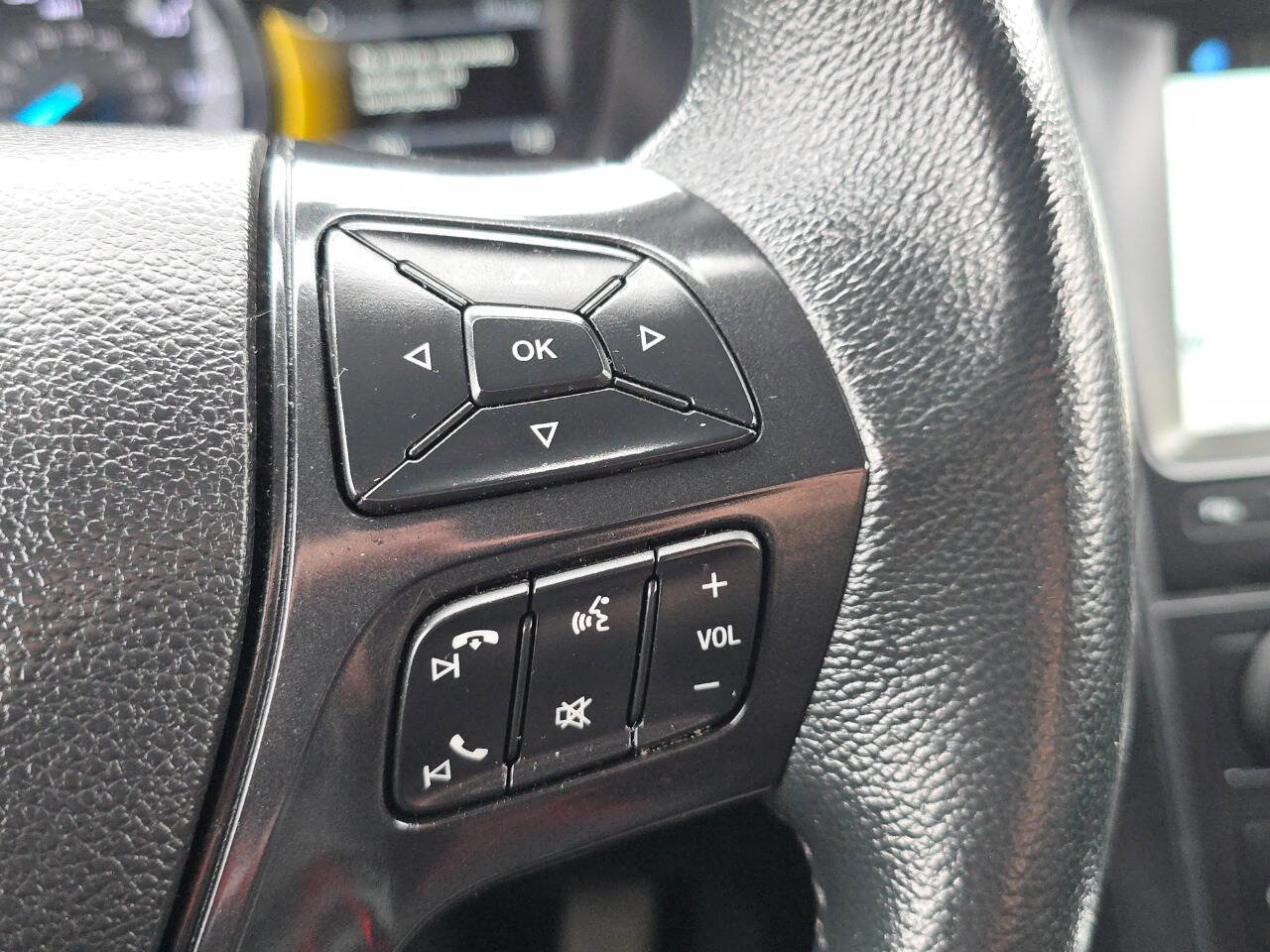 Used 2018 Ford Explorer XLT w/ Equipment Group 202A image 23