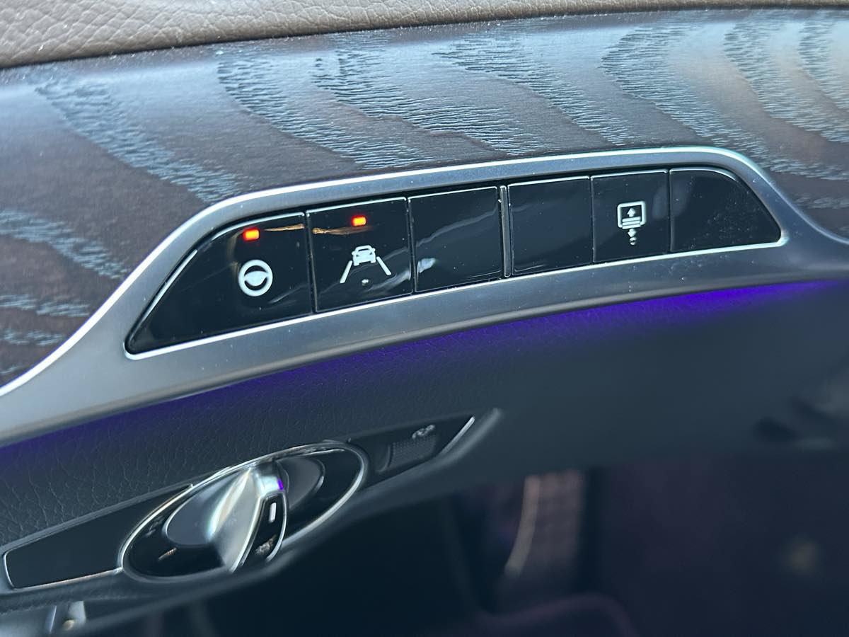 Used 2019 Mercedes-Benz S 560 Sedan image 24