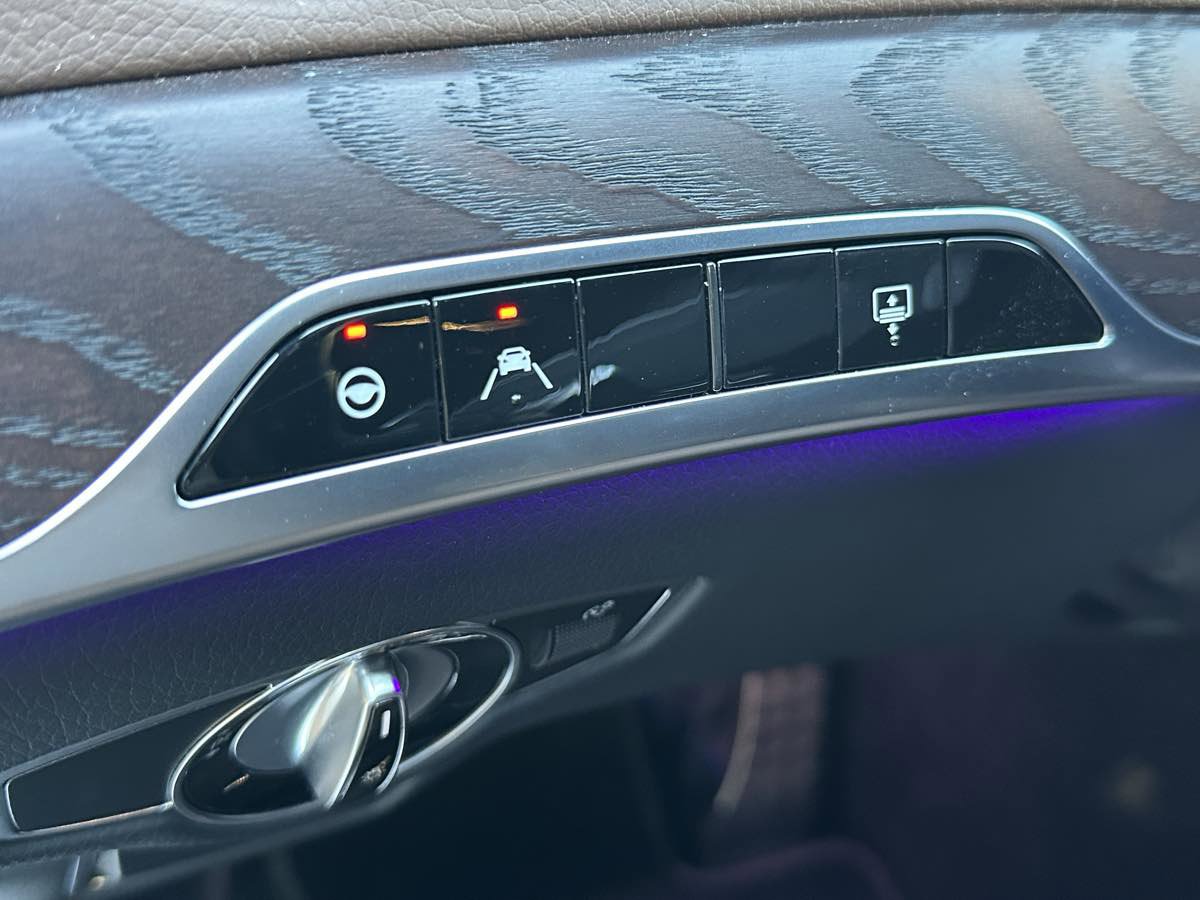 Used 2019 Mercedes-Benz S 560 Sedan image 24