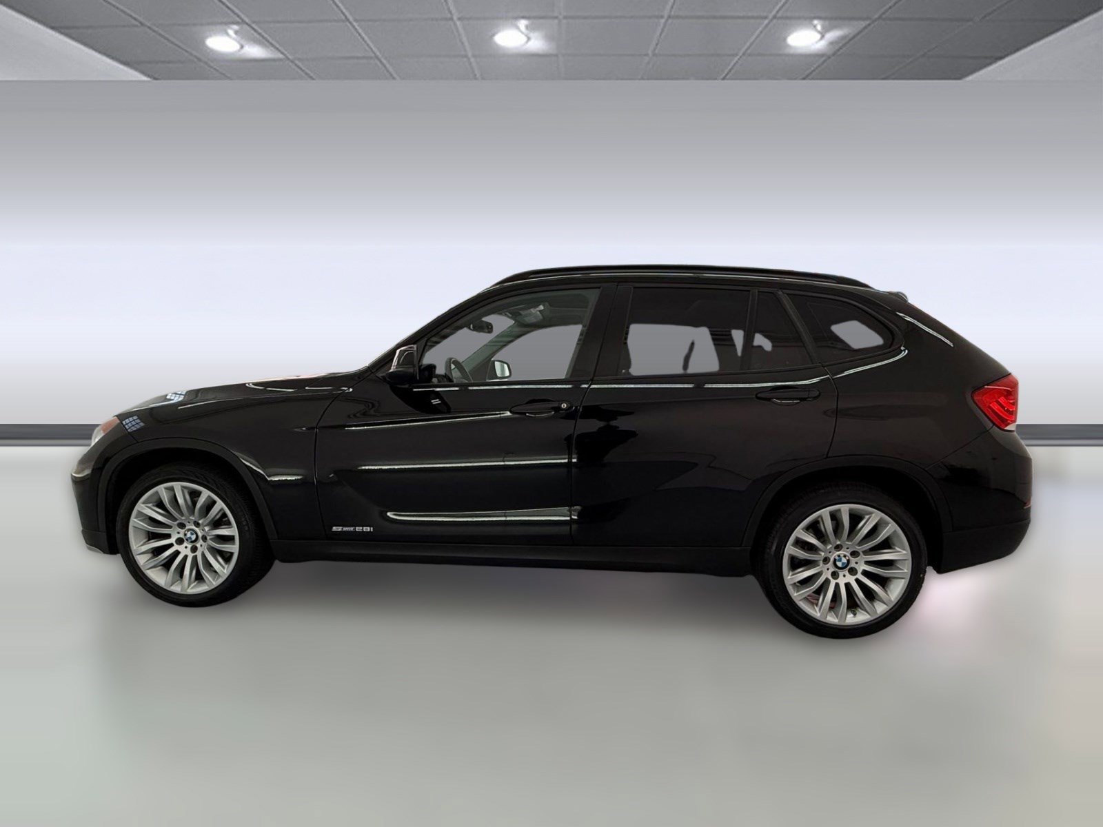Used 2015 BMW X1 sDrive28i image 2