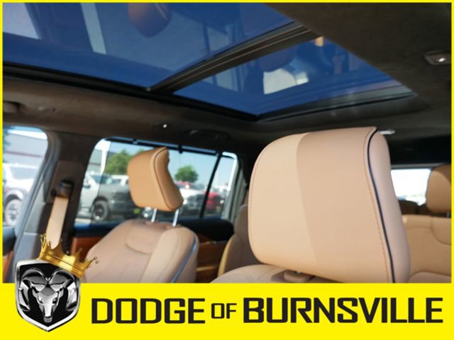 Used 2023 Jeep Grand Cherokee L Summit AWD/4WD image 21