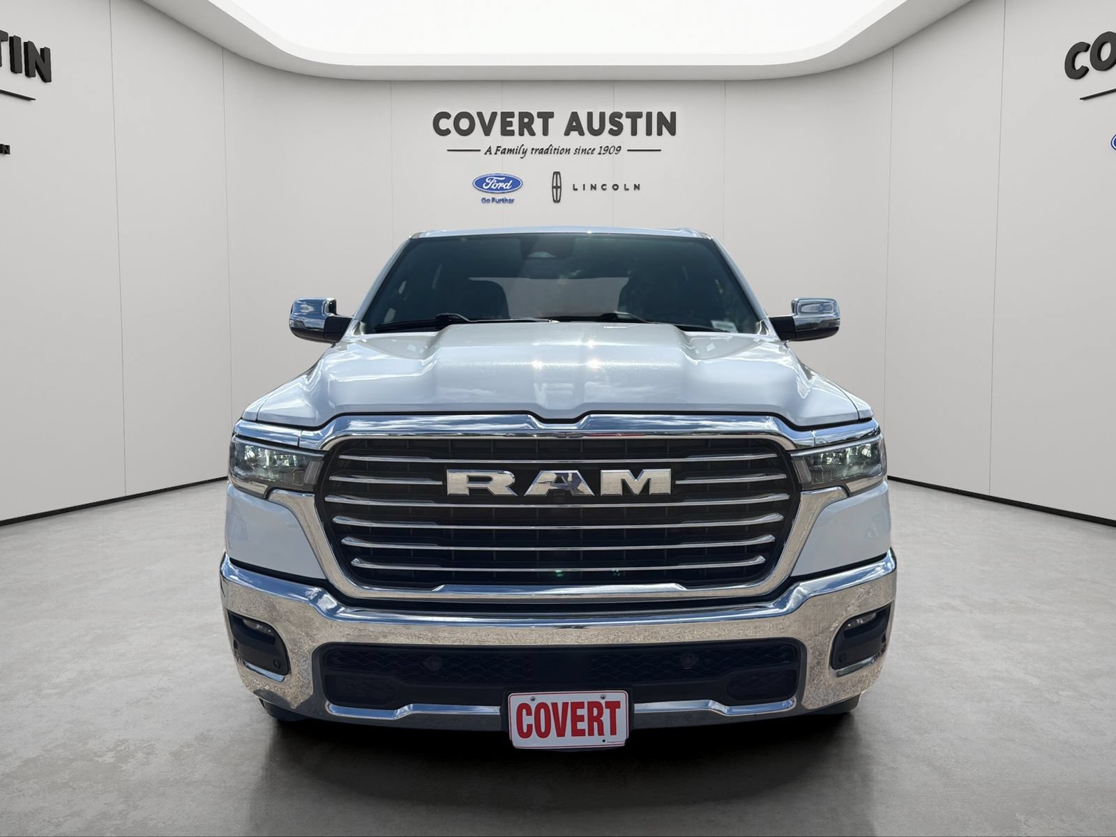 Used 2025 RAM 1500 Laramie AWD/4WD image 8