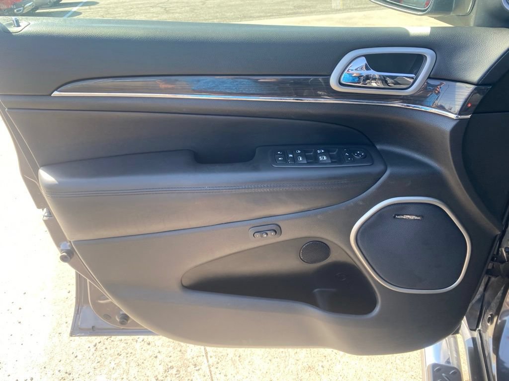 Used 2018 Jeep Grand Cherokee Overland RWD image 10