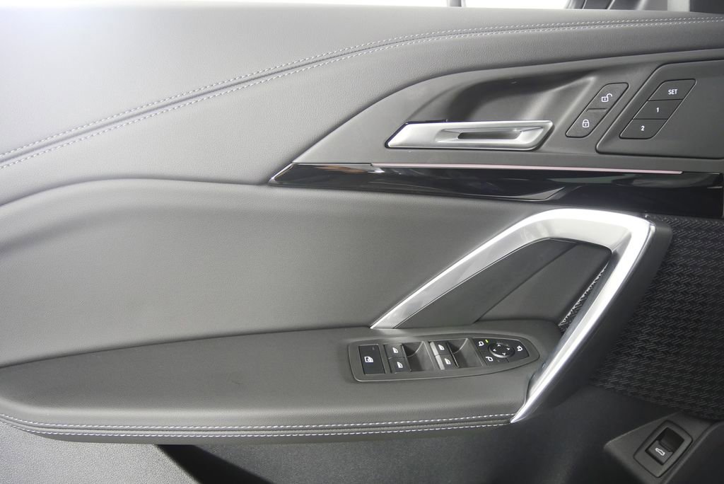 Used 2025 BMW X1 xDrive28i w/ Convenience Package AWD/4WD image 8