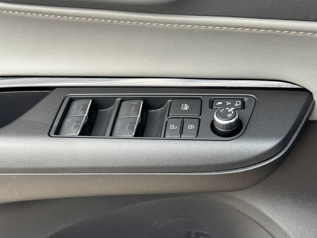 Used 2024 Toyota Venza LE AWD/4WD image 29