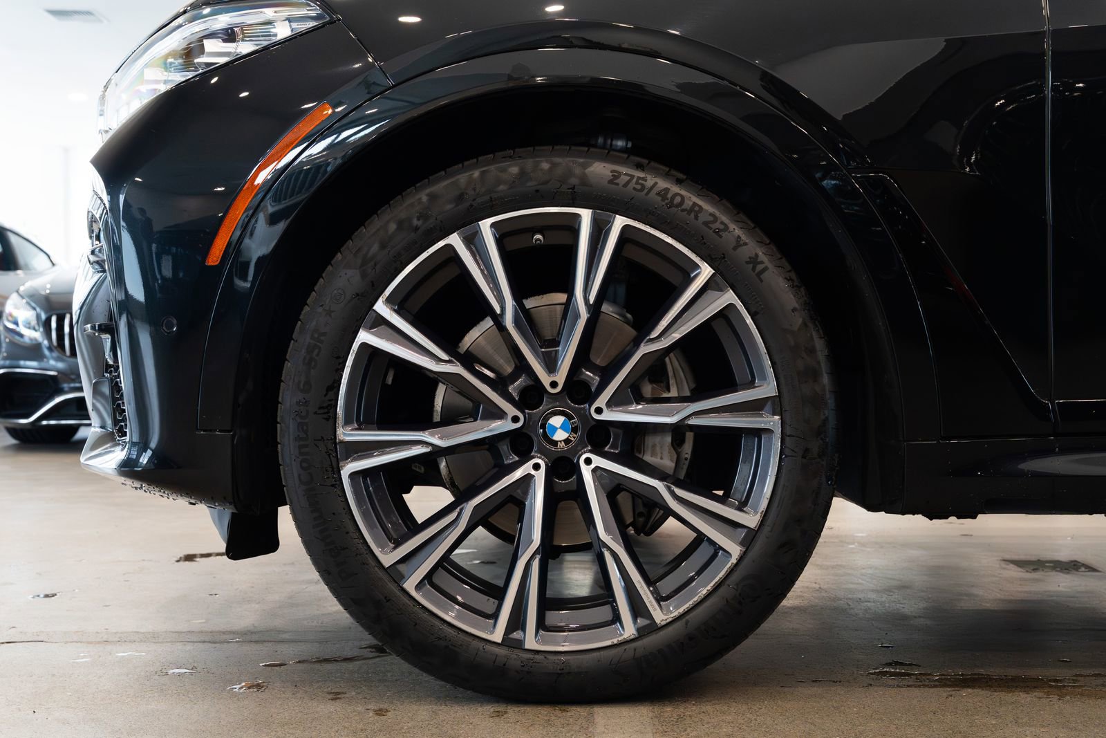 Used 2022 BMW X7 xDrive40i w/ M Sport Package image 7