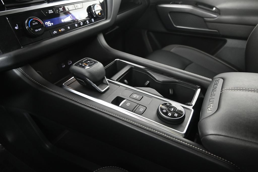 Used 2023 Nissan Pathfinder SL image 31