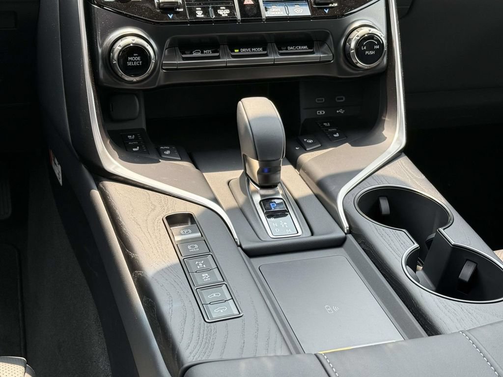 New 2025 Lexus LX 700h Luxury AWD/4WD image 15