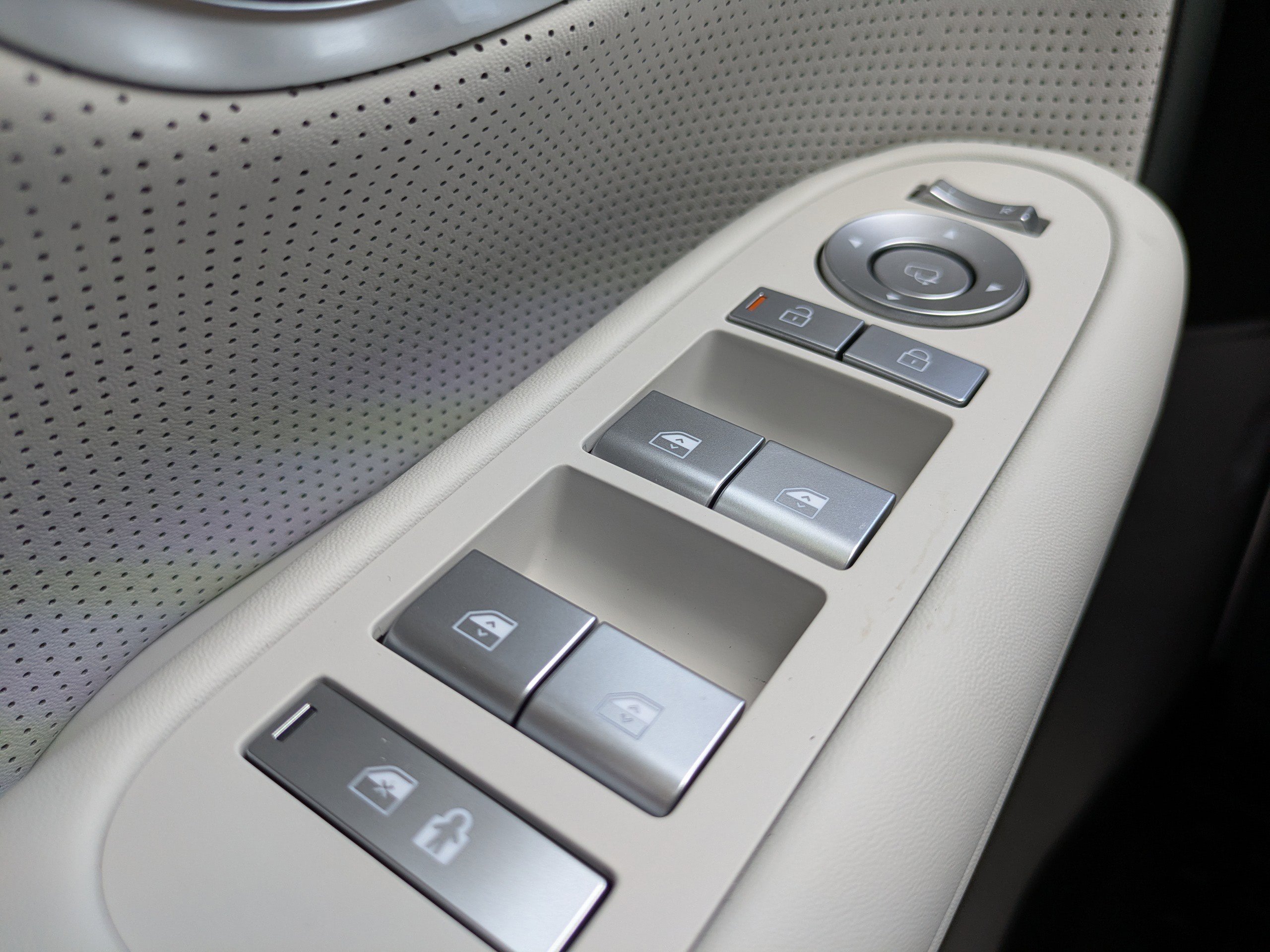 New 2026 Hyundai Ioniq 9 Calligraphy image 23