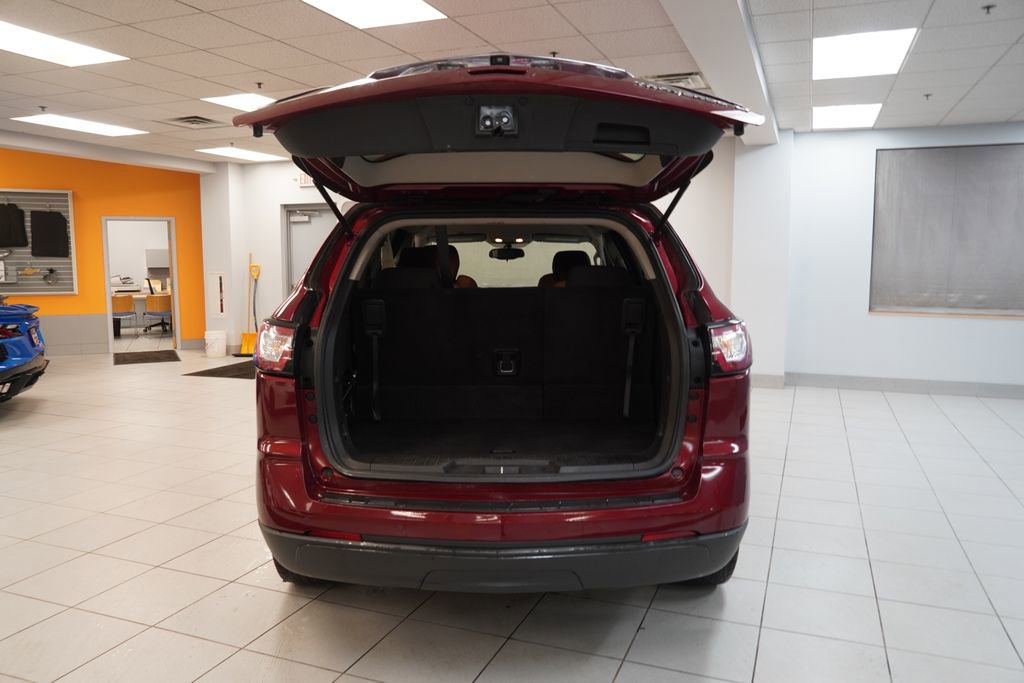 Used 2016 Chevrolet Traverse LT w/ Style and Technology Package FWD image 9