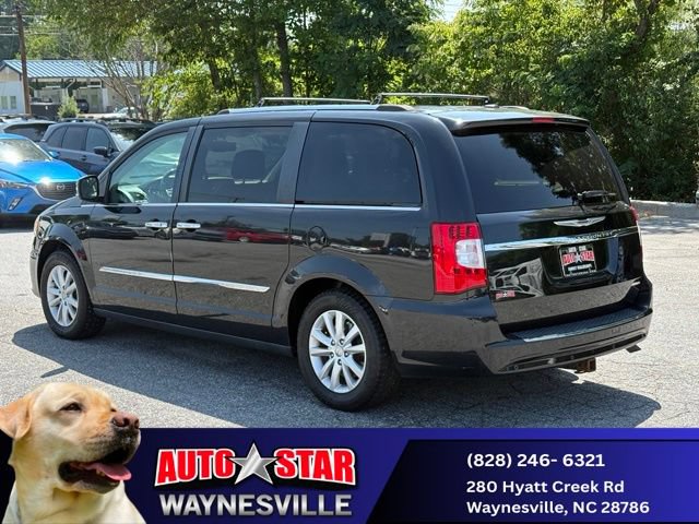 Used 2015 Chrysler Town & Country Limited Platinum FWD image 5