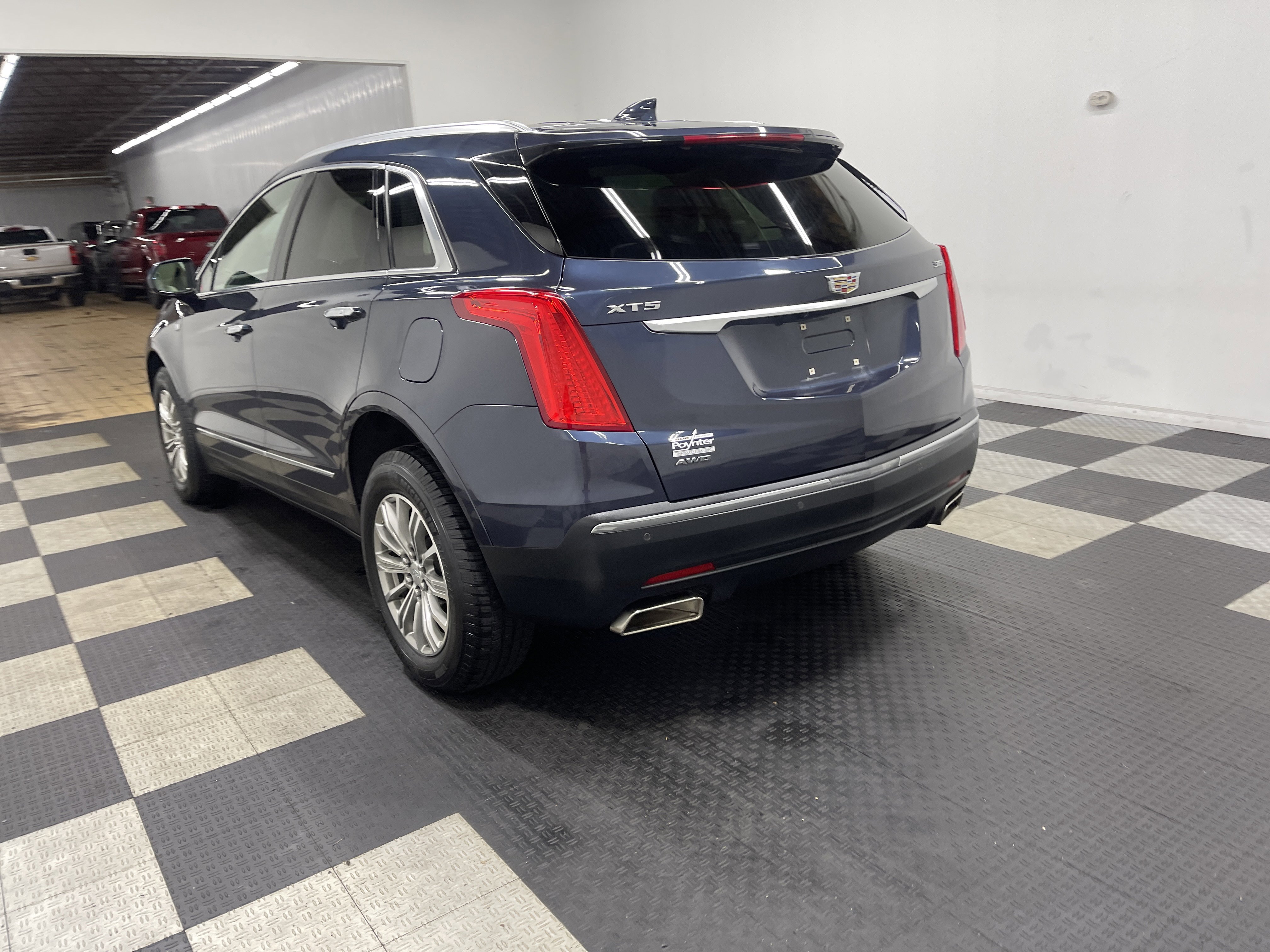 Used 2019 Cadillac XT5 Luxury AWD/4WD image 2
