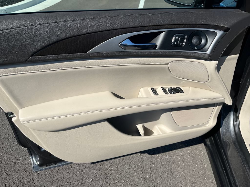 Used 2020 Lincoln MKZ Reserve w/ Elements Package AWD/4WD image 11